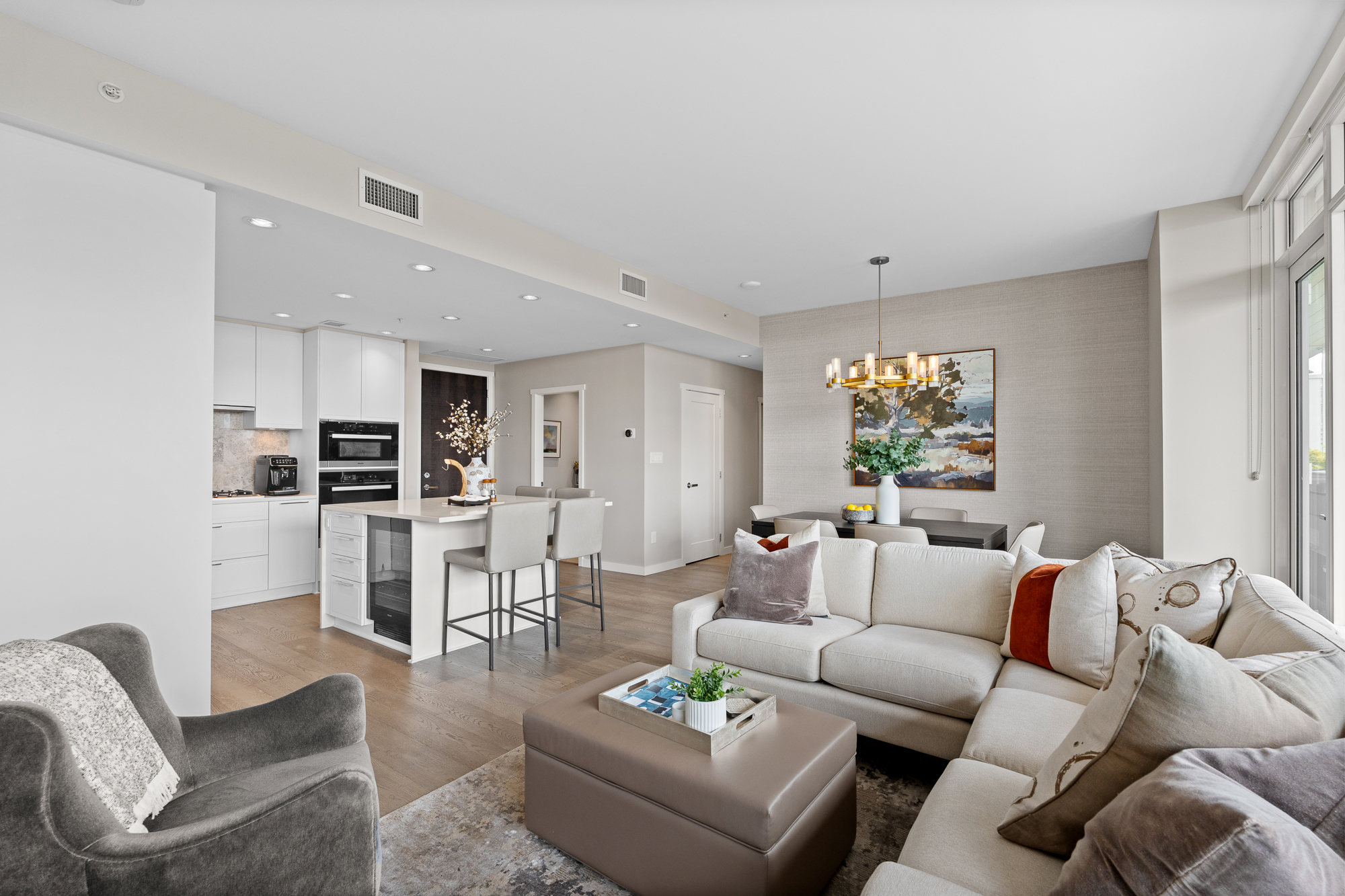 #1406 - 118 Carrie Cates Court